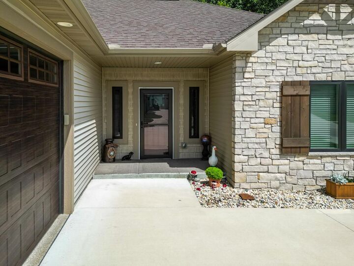 Property Photo:  3904 Tanglewood Place  WI 53546 