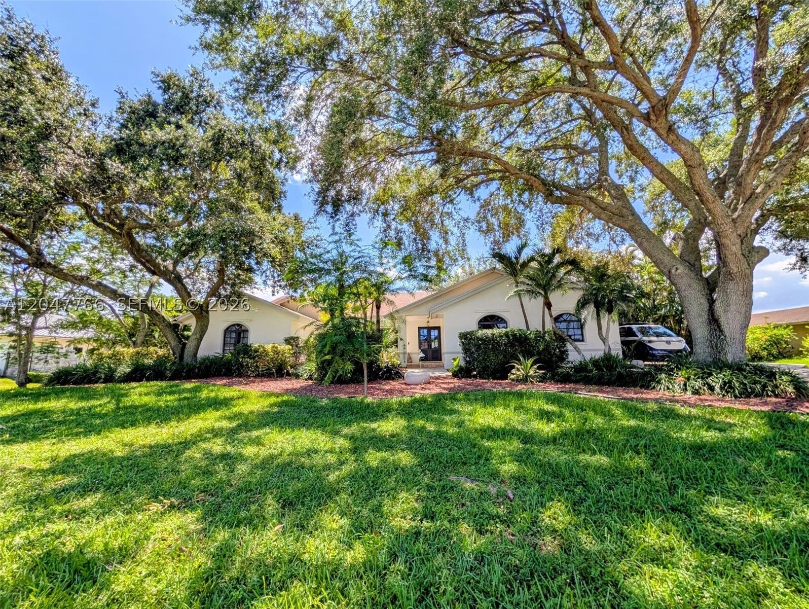 Property Photo:  5131 SW 201st Ter  FL 33332 
