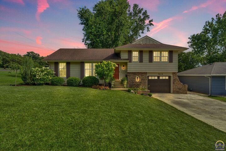 Property Photo:  3619 SW 33rd St  KS 66614 