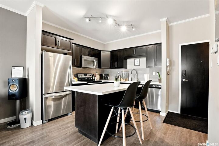 Property Photo:  720 Baltzan Boulevard 103  SK S7W 0W6 