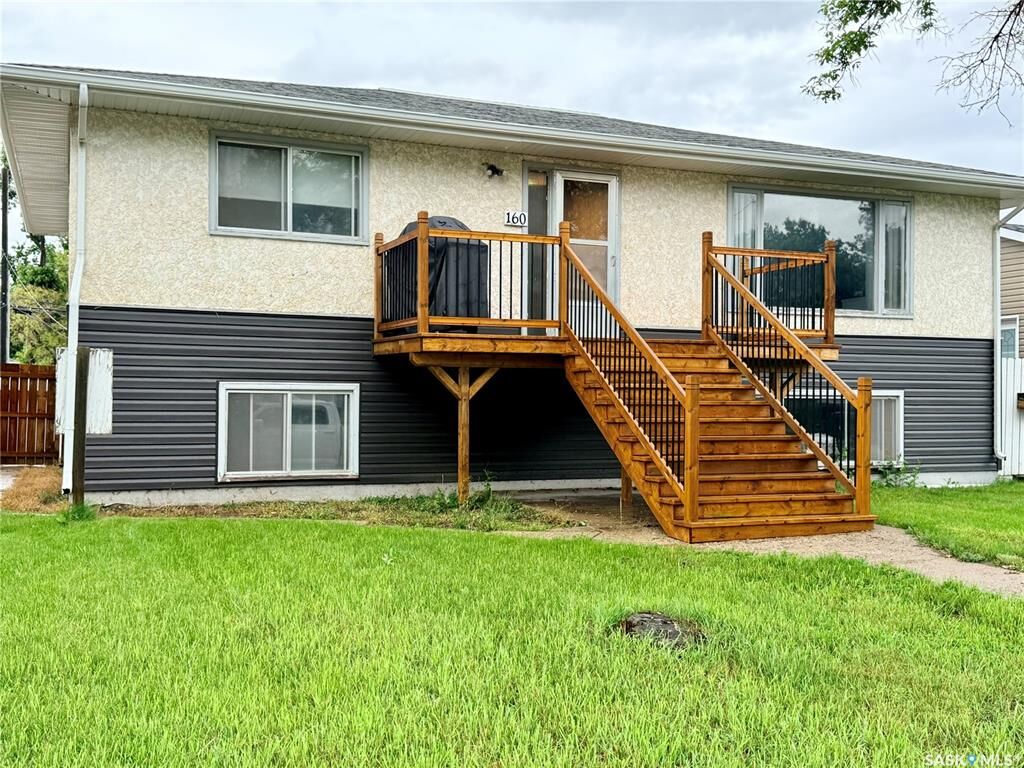 Property Photo: 160 3rd Avenue SE SK S9H 3K4