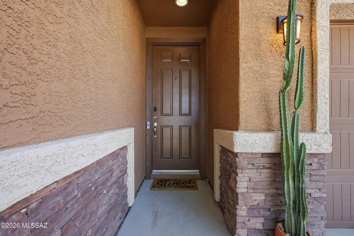 Property Photo: 6668 E Via Arroyo Azul AZ 85756