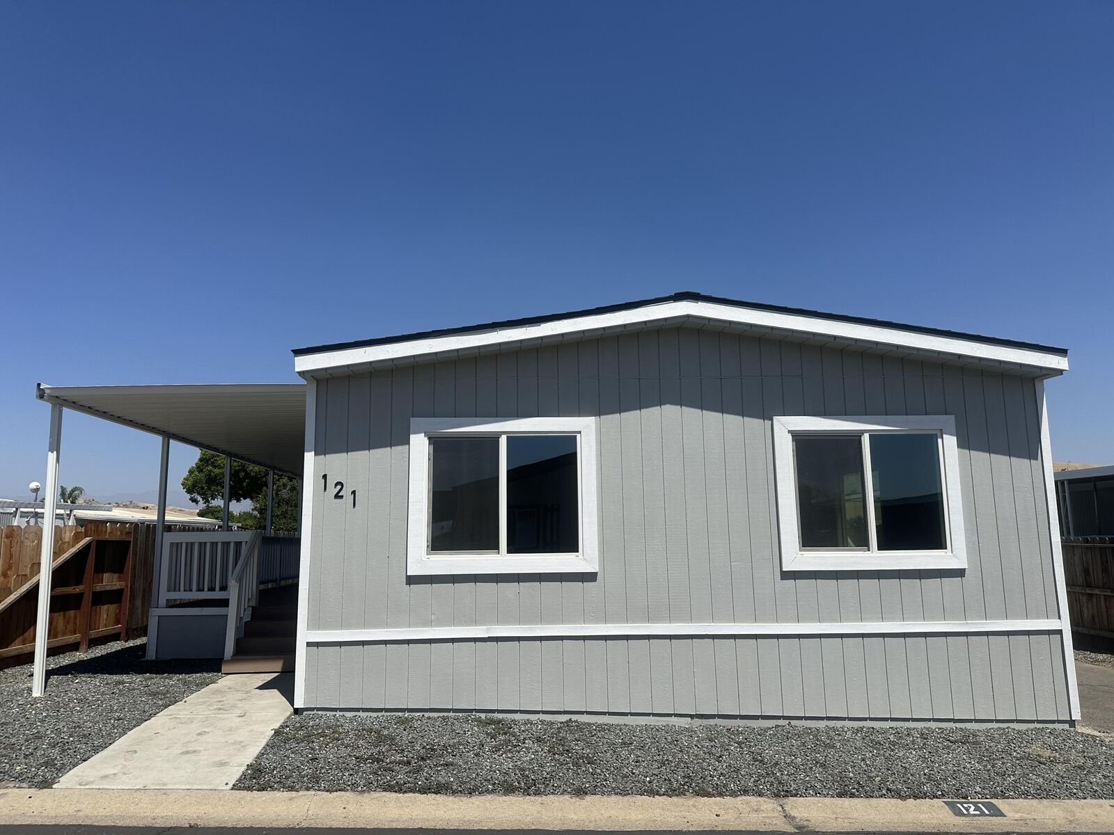 Property Photo: 720 E Worth Avenue 121 CA 93257