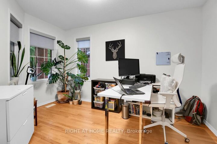 Property Photo:  47 Tobermory Crescent  ON K2K 3M4 