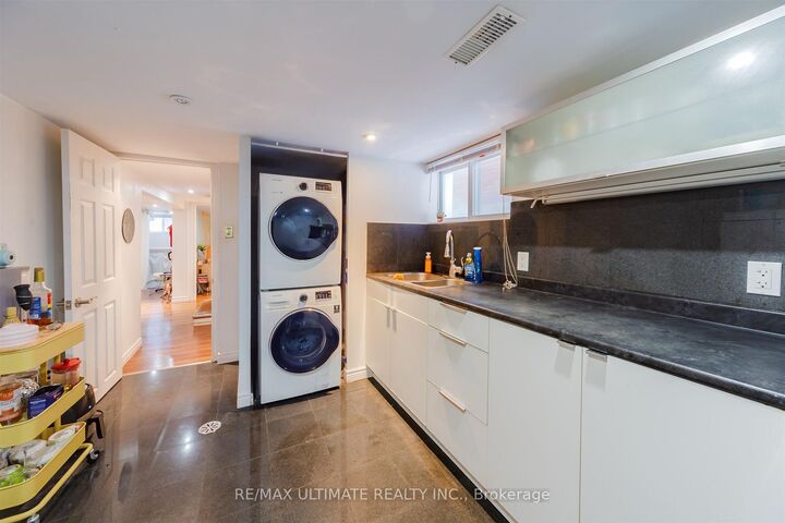 Property Photo: 46 Lorindale Avenue Lower ON M5M 3C2