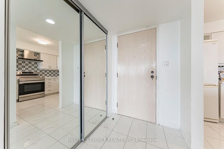 Property Photo: 50 Eglinton Avenue W 1110 ON L5R 3P5