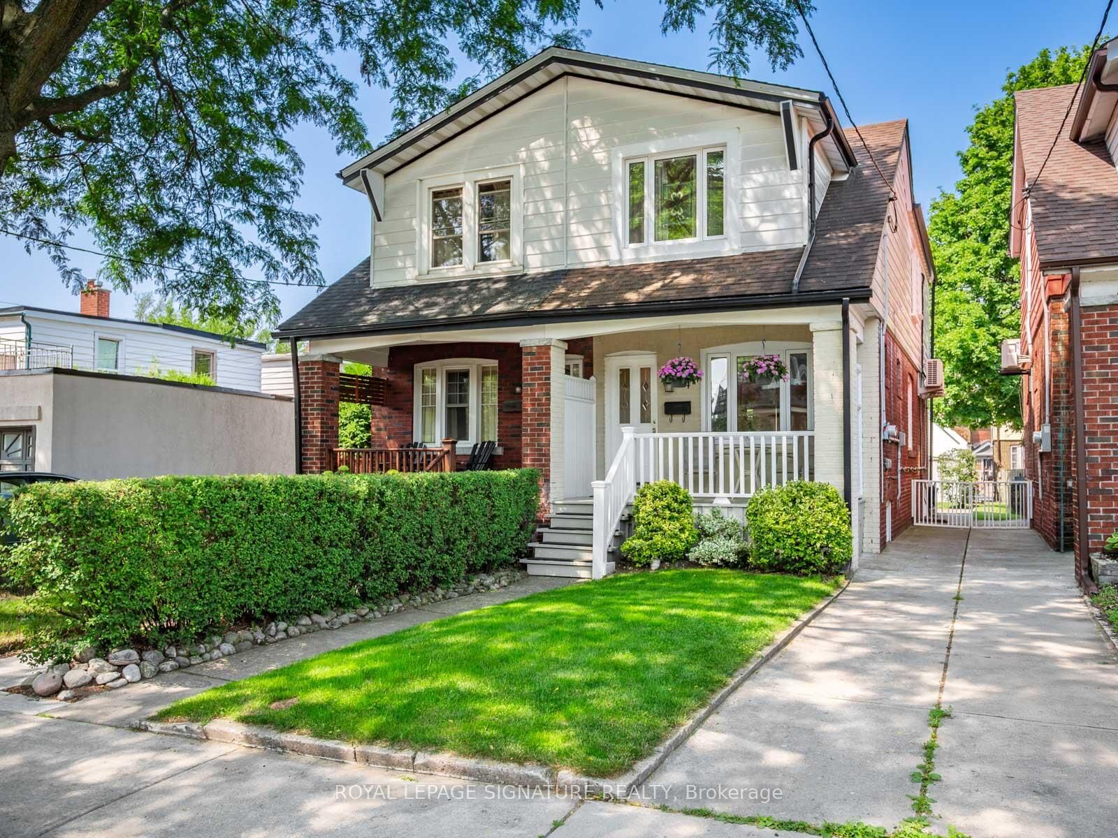 Property Photo:  4 Kimbourne Avenue  ON M4J 4J2 