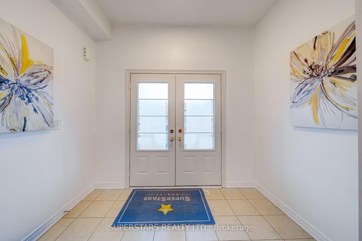 Property Photo:  8 Kavanagh Avenue  ON L9N 0P6 