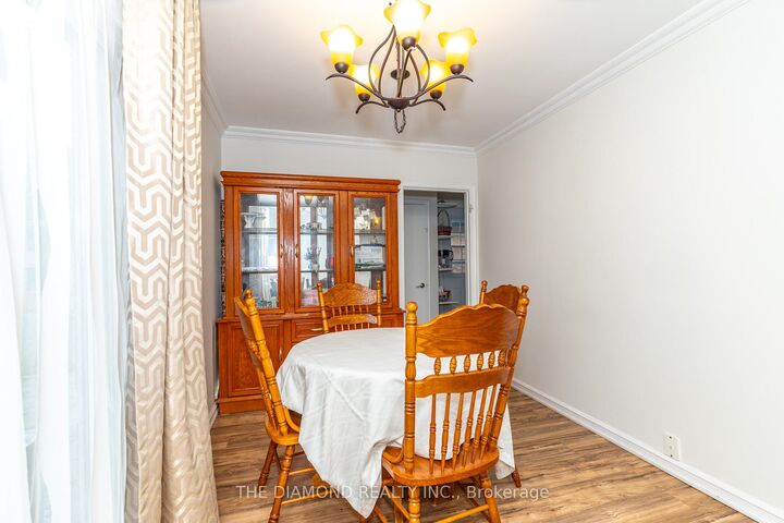 Property Photo:  75 Glen Agar Drive  ON M9B 5M2 