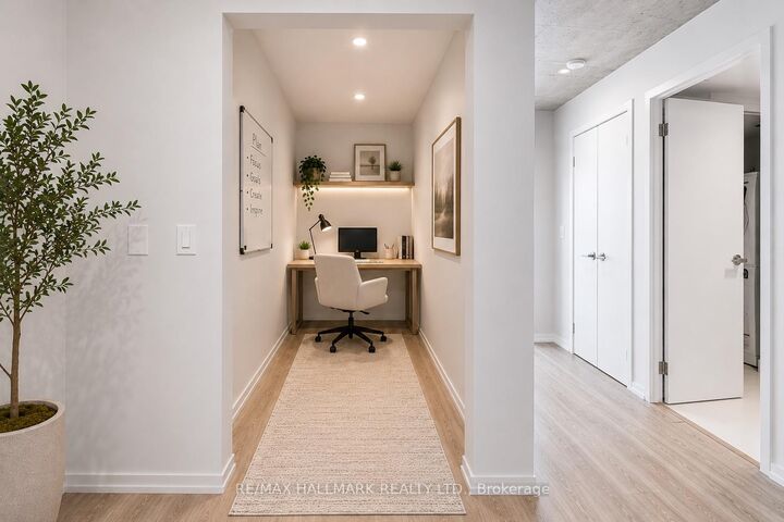 Property Photo: 5 Soudan Avenue 707 ON M4S 0B1