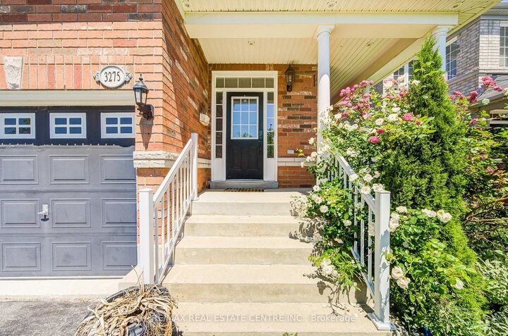 Property Photo: 3275 Tacc Drive ON L5M 0H4