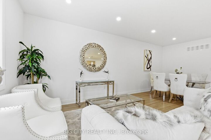 Property Photo:  68 Westholme Avenue 4  ON M6P 3B8 