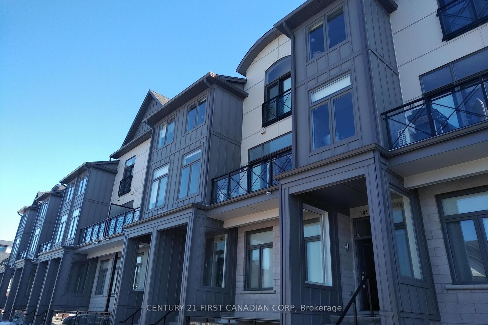 Property Photo: 275 Callaway Road 42 ON N6G 0M3