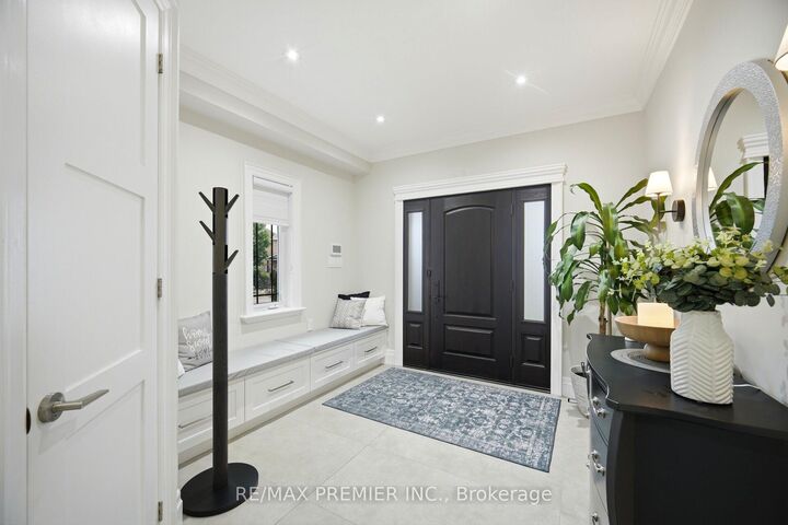 Property Photo:  25 Andrew Hill Drive Main &Amp Second Floor  ON L4H 0H3 