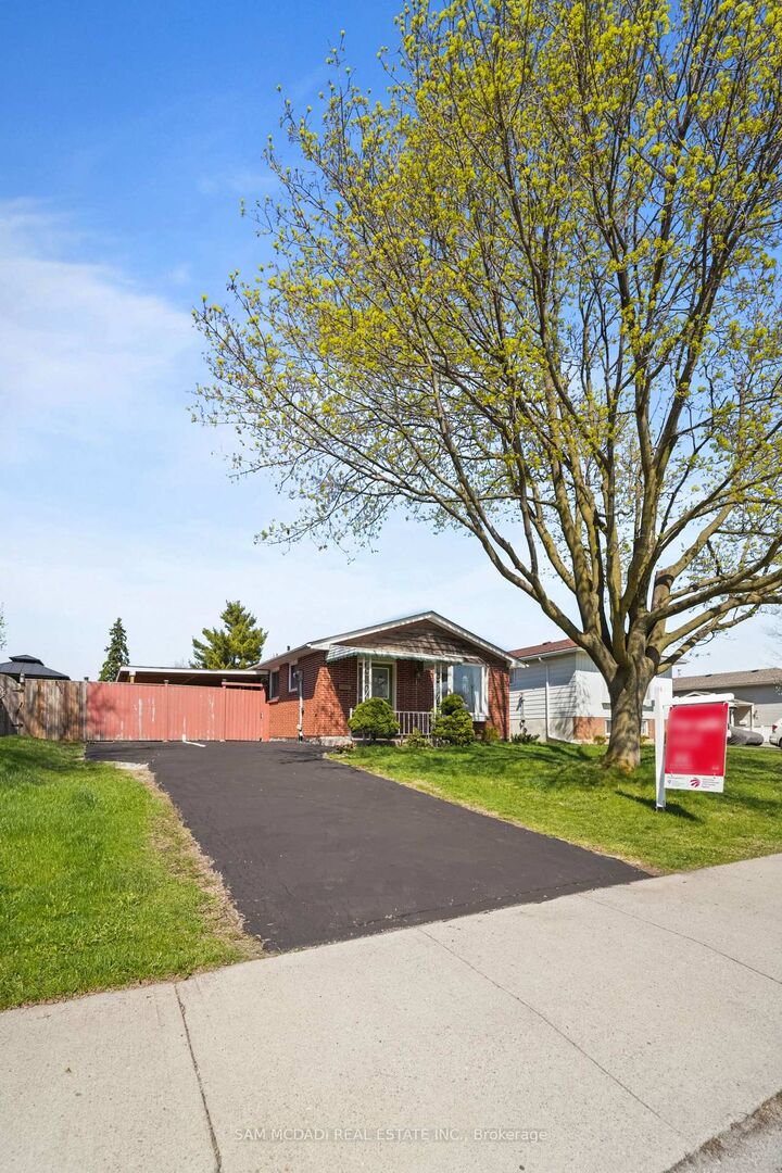 Property Photo:  79 Locheed Drive  ON L8T 4L5 