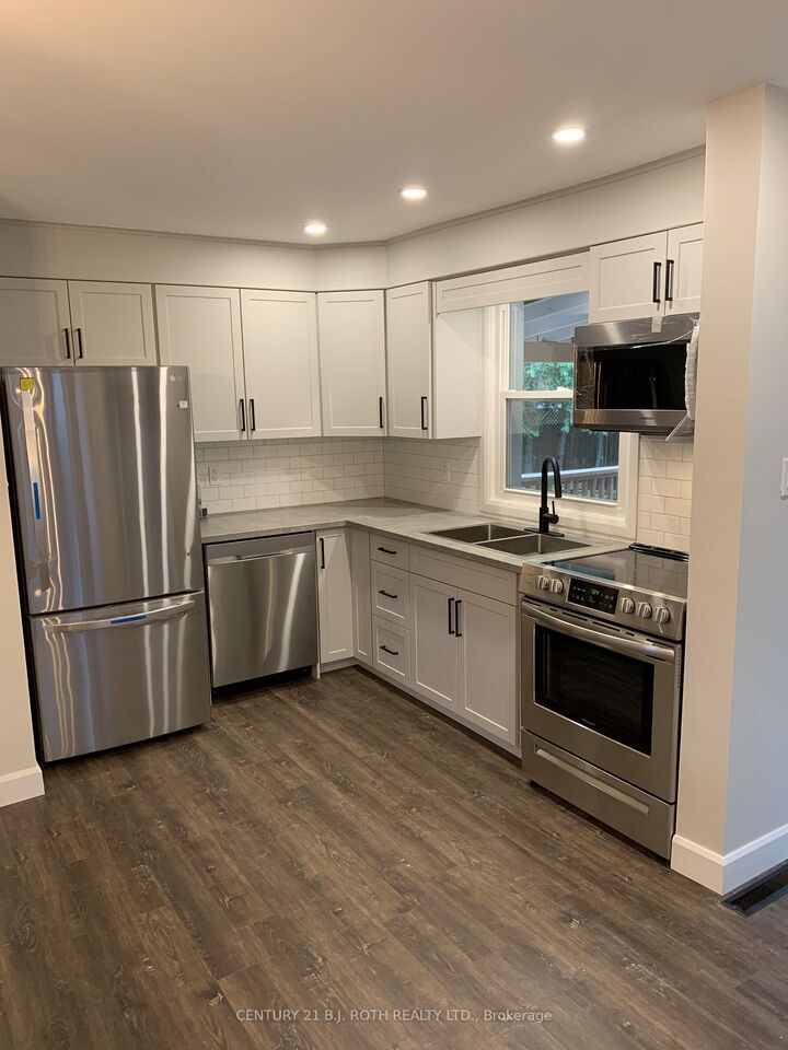 Property Photo: 156 Puget Street ON L4M 4N5