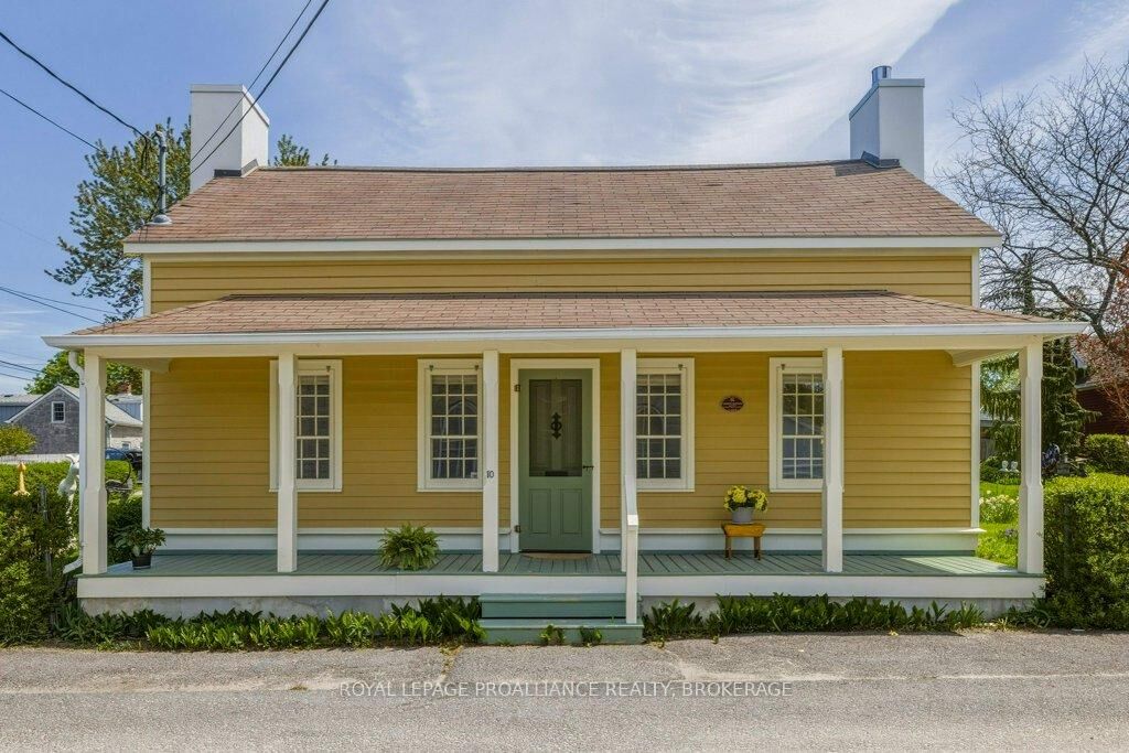 Property Photo:  10 Drummond Street  ON K7K 5R9 