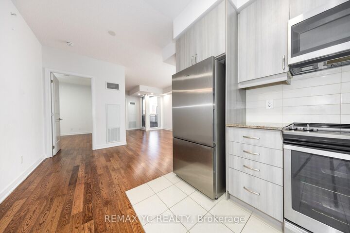 Property Photo: 9191 Yonge Street 201 ON L4C 1E2
