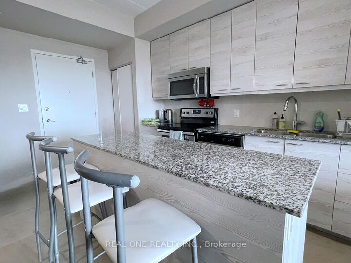 Property Photo:  280 Lester Street 514  ON N2L 0G2 