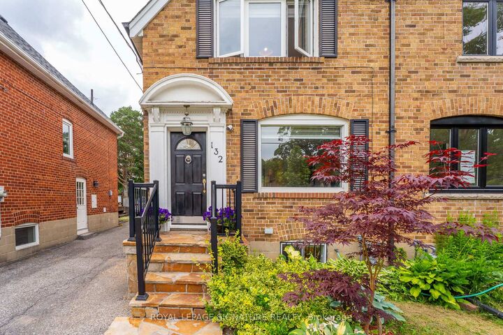Property Photo:  132 Glenvale Boulevard  ON M4G 2V9 