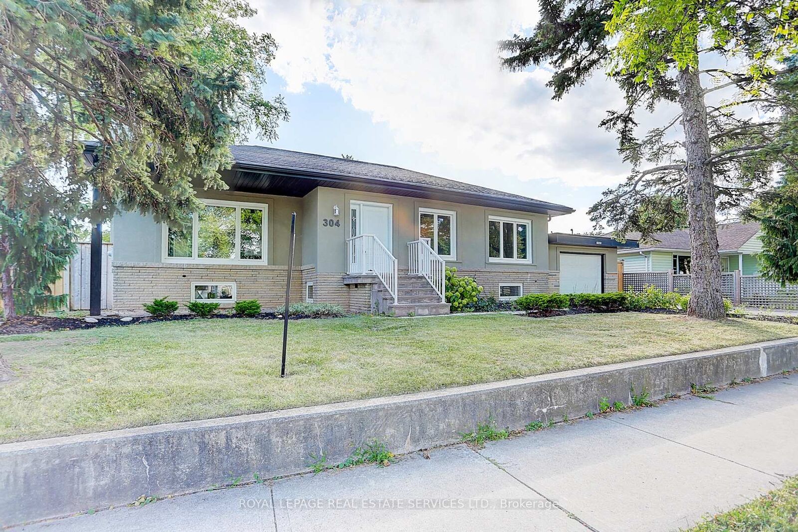 Property Photo:  304 Felan Avenue  ON L6K 2X6 