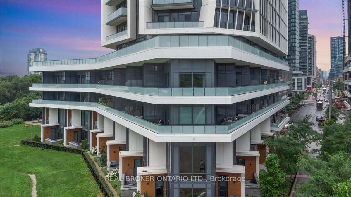 Photo de la propriété:  30 Ordnance Street 412  ON M6K 0C8 