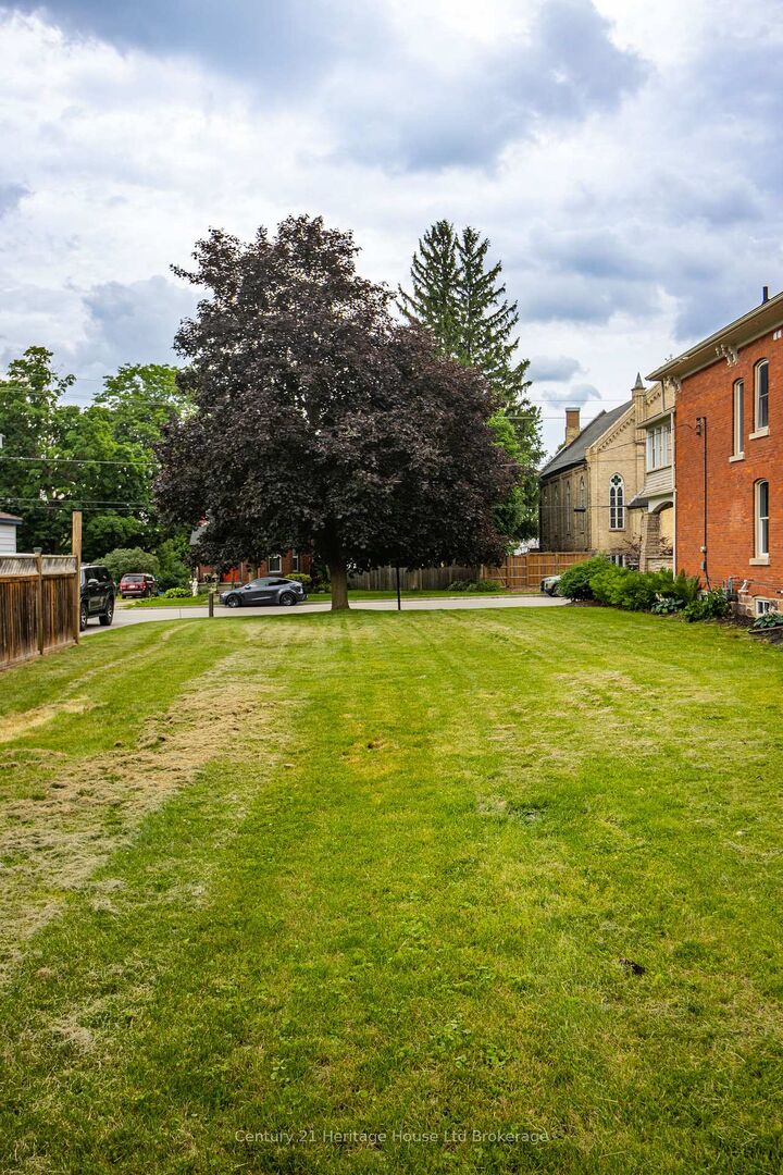 Property Photo:  152 Blandford Street Part 3  ON N0J 1M0 