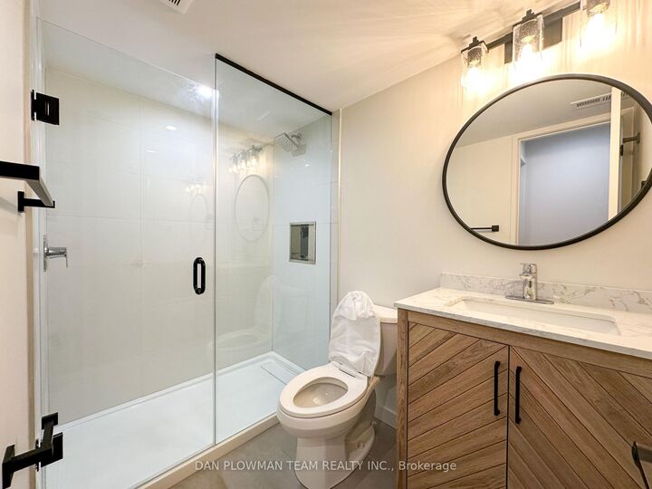 Property Photo:  813 Groveland Avenue Bsmt  ON L1K 0C3 