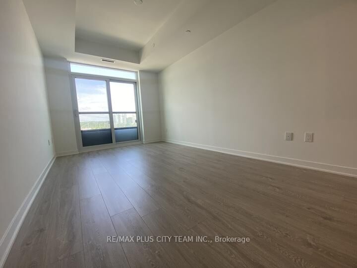 Property Photo:  2495 Eglinton Avenue W 610  ON L5M 2T1 