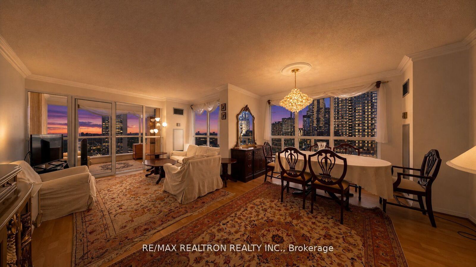 Property Photo: 18 Hollywood Avenue 1707 ON M2N 6P5