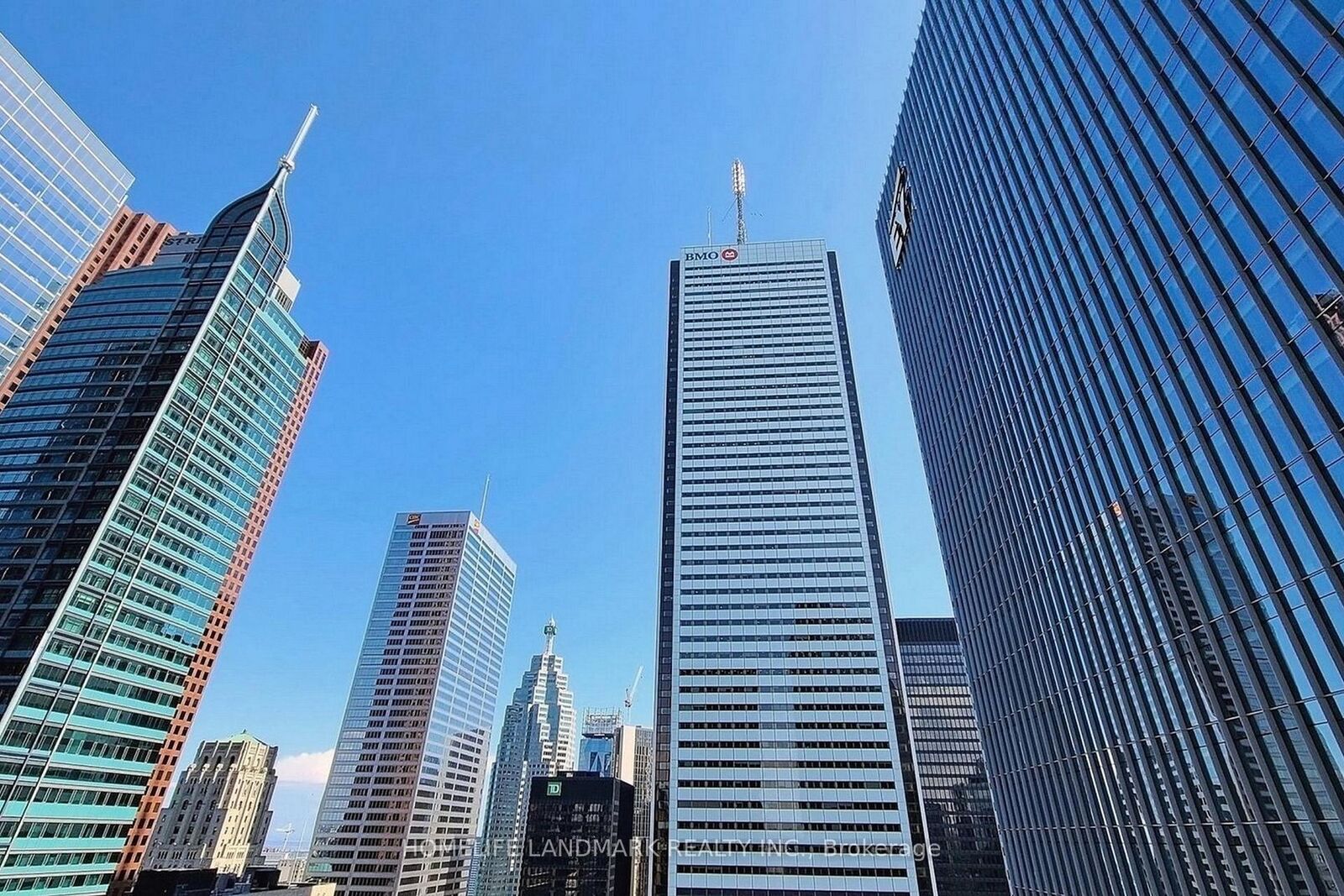 Property Photo: 70 Temperance Street 903 ON M5H 0B1