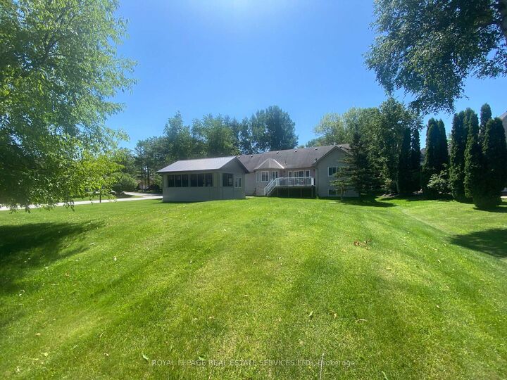 Property Photo:  2 Alexandra Lane  ON L9Z 1N5 