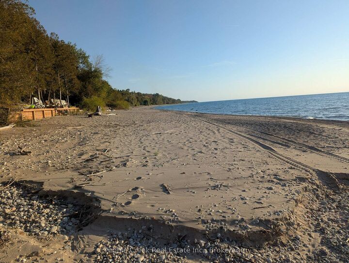 Property Photo:  84163 Upper Road  ON N7A 3X9 