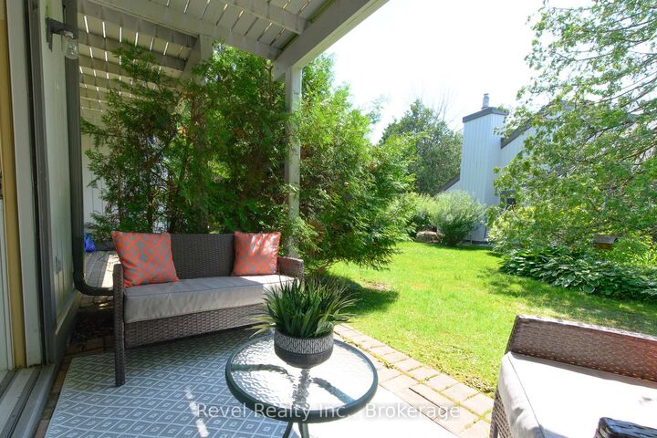 Property Photo: 440 Oxbow Crescent W ON L9Y 5B4
