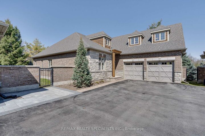 Property Photo:  3 Reddington Drive 2  ON L7E 4C4 