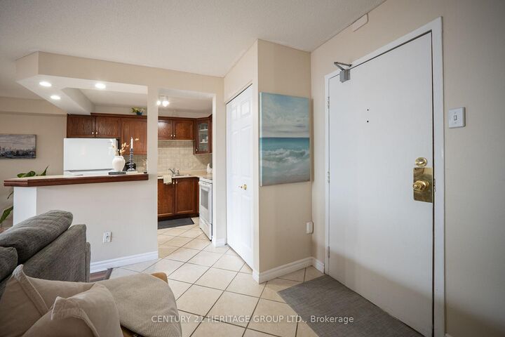 Property Photo: 648 Grey Street 203 ON N3S 4Y3