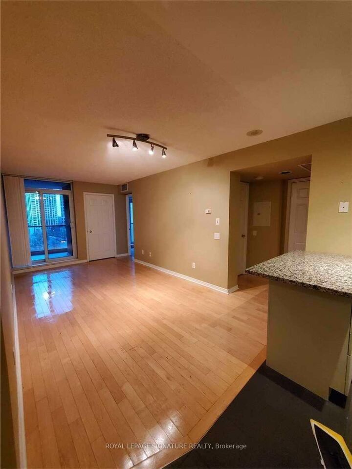 Photo de la propriété:  30 Harrison Garden Boulevard 812  ON M2N 7A9 