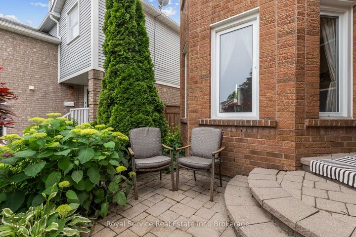 Property Photo:  56 Stanford Crescent  ON L1B 1E9 