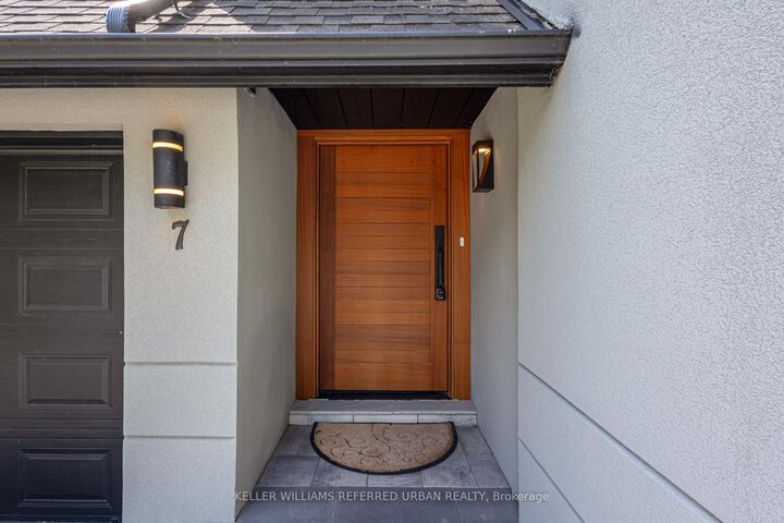 Property Photo:  7 Cossar Drive  ON L4G 3N6 