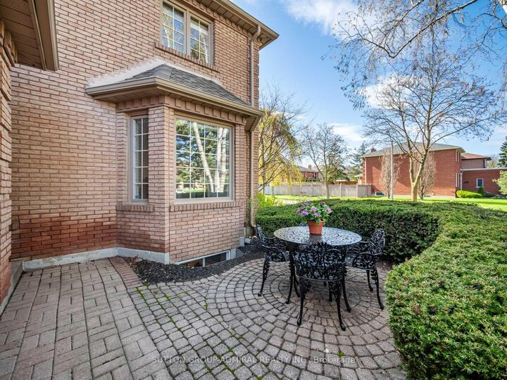 Property Photo: 6 Colton Crescent S ON L4L 3L7