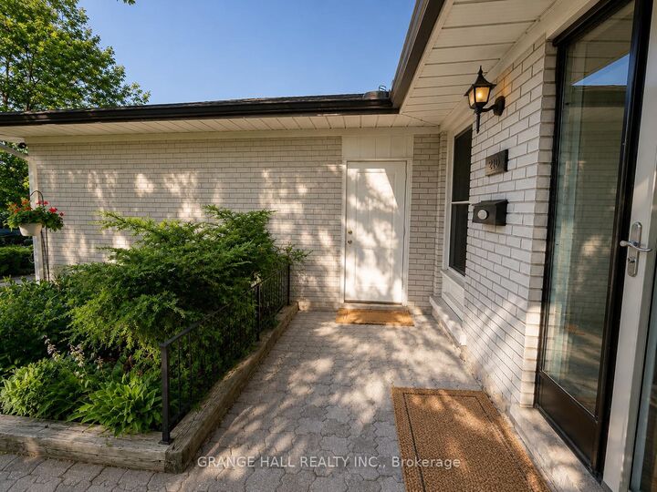 Property Photo:  210 Lloyd Manor Road  ON M9B 5K6 