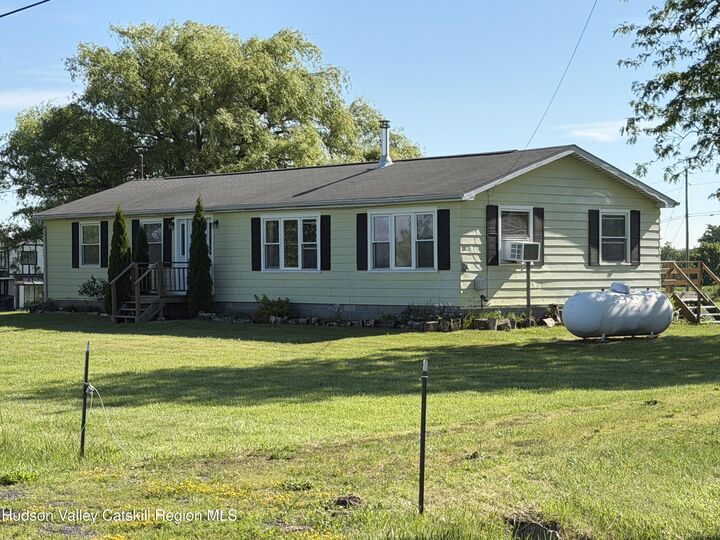 Property Photo: 1289 New York 30 NY 12056