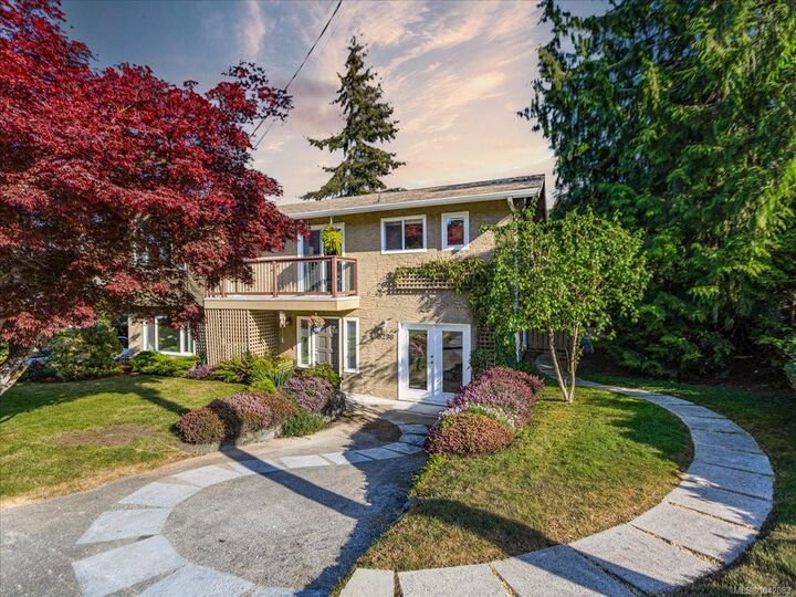 Property Photo:  3298 Cook St  BC V0R 1K2 