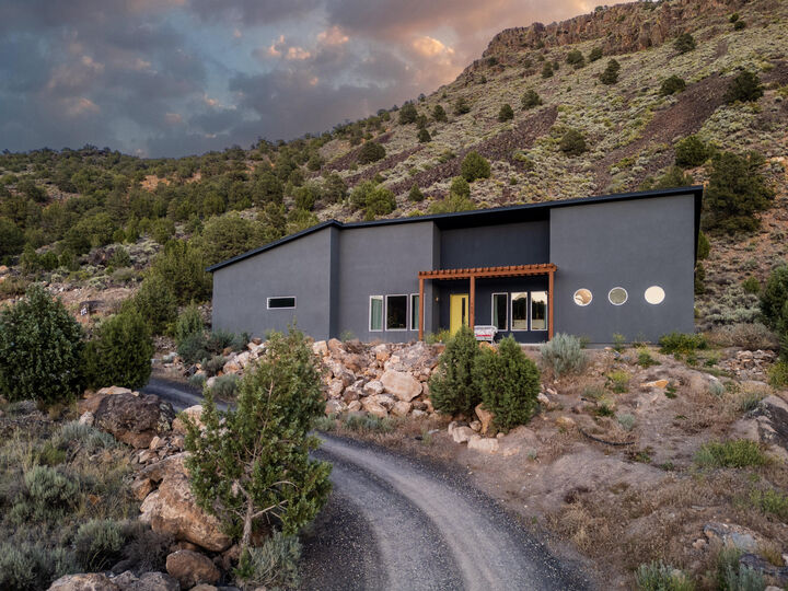Property Photo: 153 S Stagecoach Dr UT 84782