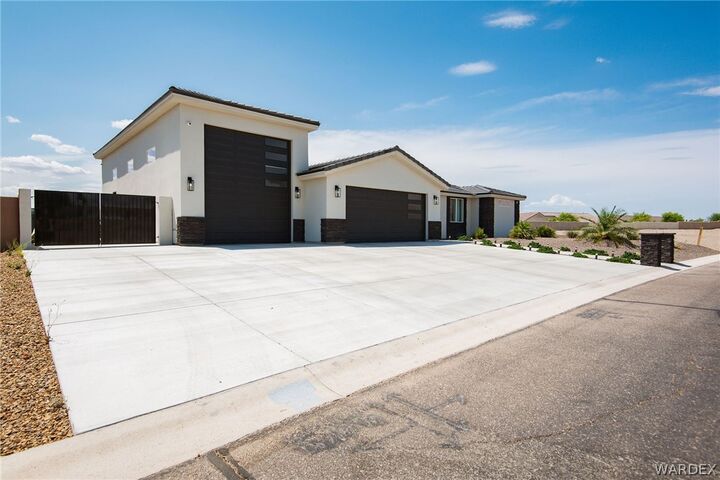 Property Photo:  6393 S Via De Oro  AZ 86426 