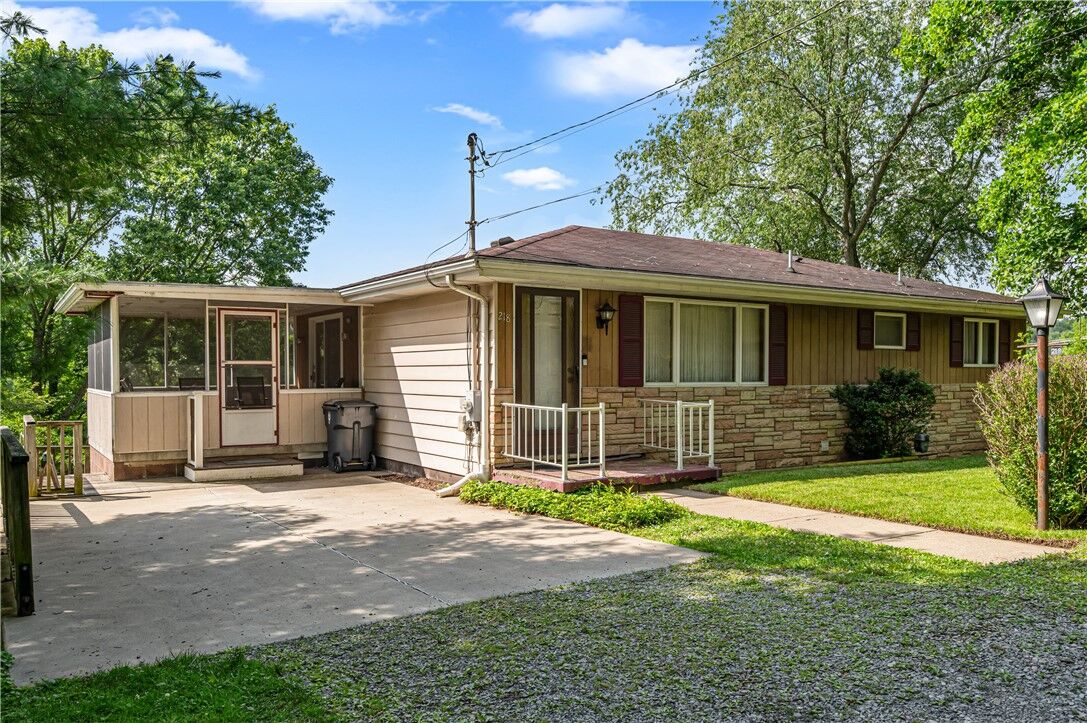Property Photo: 218 Brand Ave PA 15126