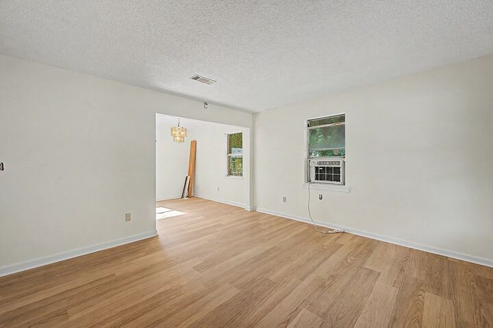 Property Photo:  2811 New Castle Ln  GA 31701 