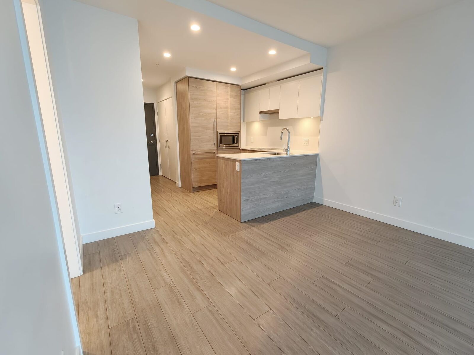 Property Photo:  13615 Fraser Highway 2502  BC V3T 0P7 