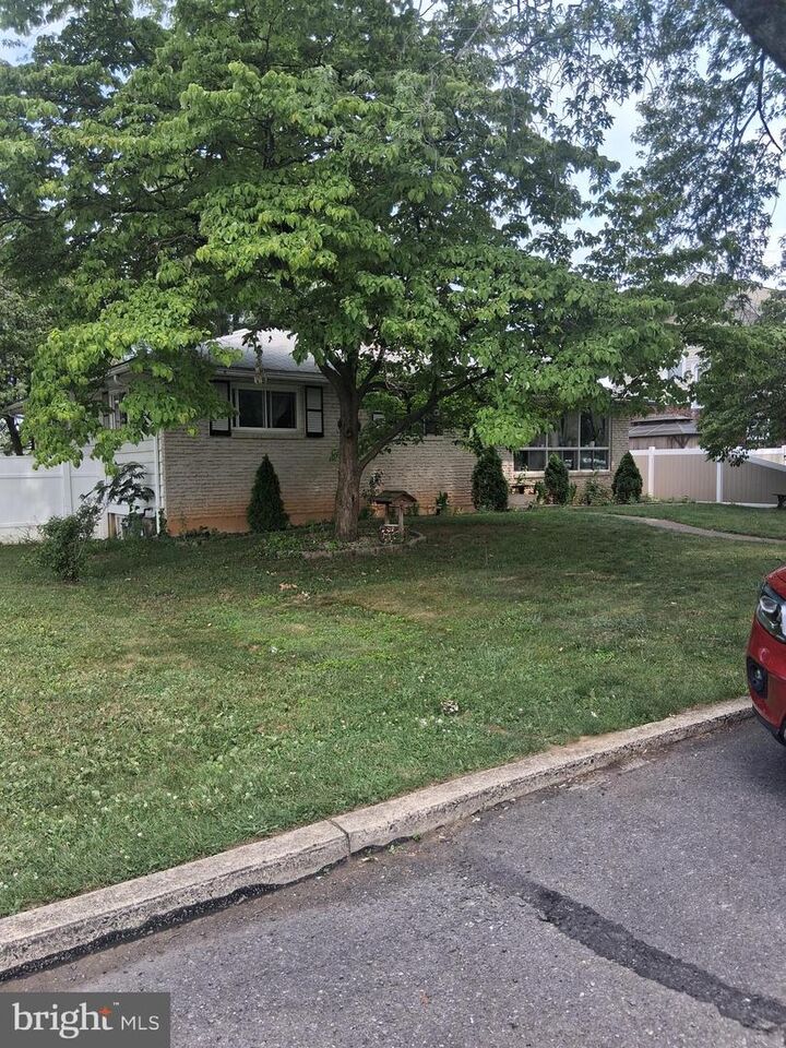 Property Photo: 1611 S Race Street PA 18103