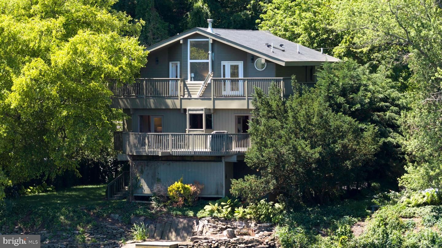 Property Photo: 206 River Road PA 19035